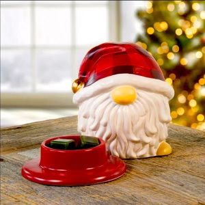 - full size Christmas Gnome wax fragrance warmerChristmas 🌲 sold